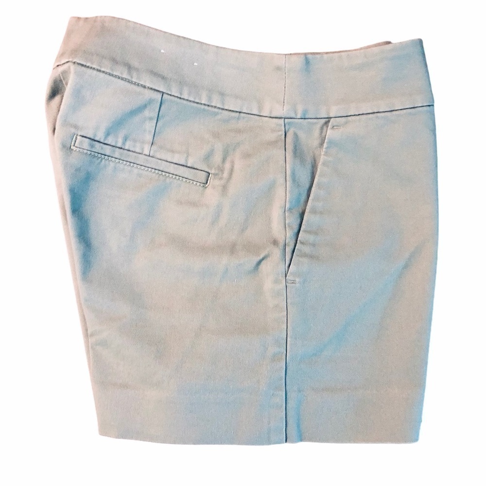 LOFT - WOMENS CHALKY GREEN SHORTS SIZE 00 NWOT